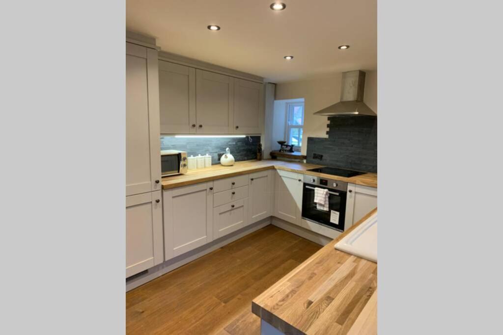 5 Star Cottage On The Green With Log Burner - Dog Friendly Austwick エクステリア 写真