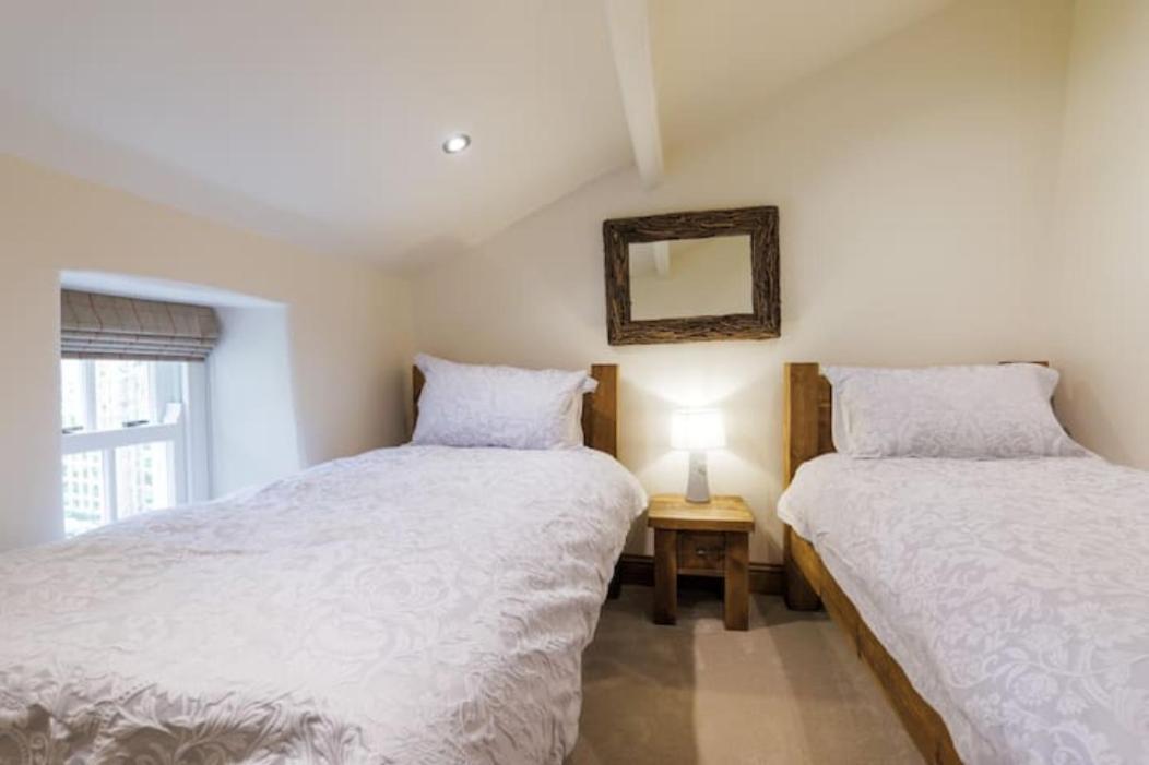 5 Star Cottage On The Green With Log Burner - Dog Friendly Austwick エクステリア 写真